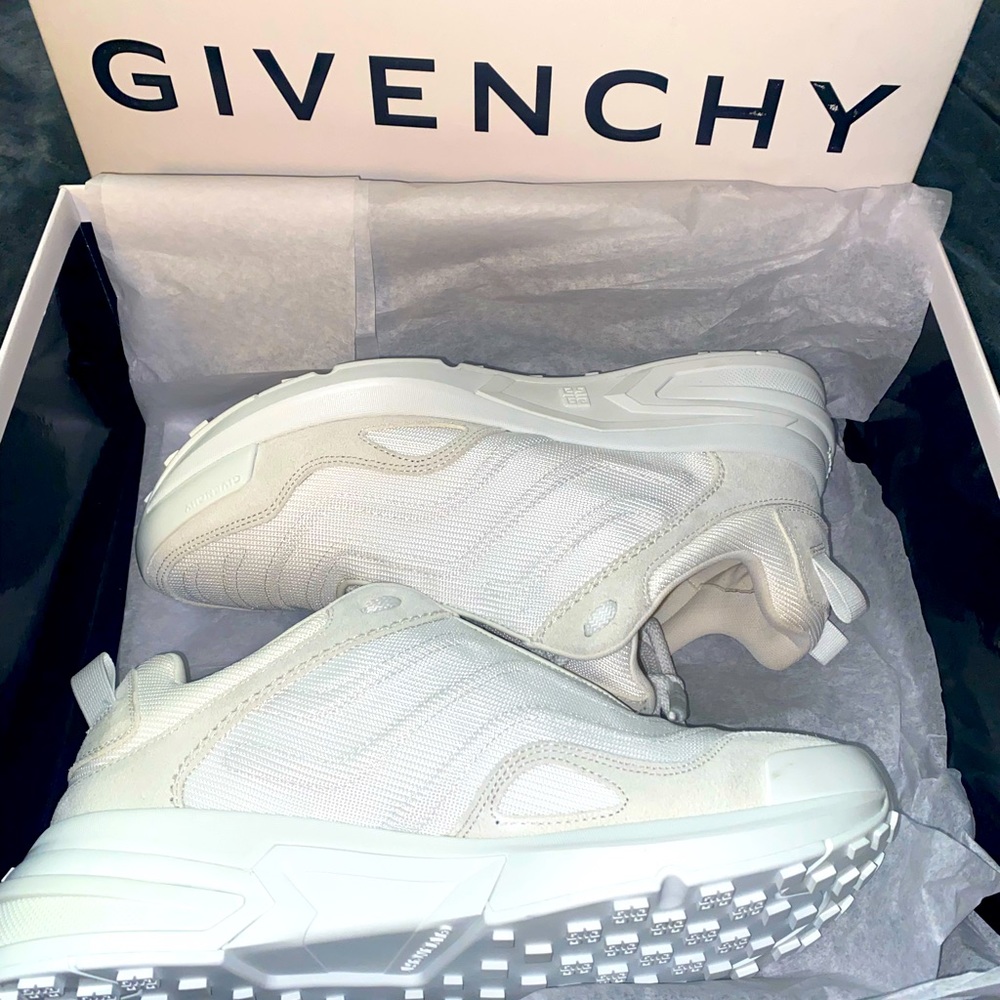 Givenchy GIV 1 Light Sneakers White size 41